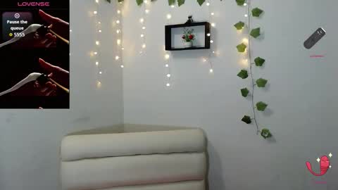 Snapshot of couple_fantasy30 chatting on October 28, 11:42 pm Nikol y tomy online show from October 28, 11:42 pm