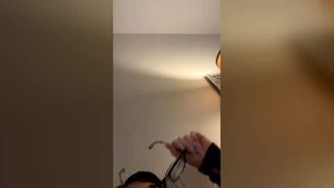 courtneysinclair43 online show from April 5, 10:31 pm