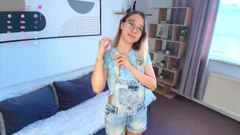 Emma online show from March 19, 7:02 am