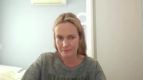 Anny online show from January 19, 4:14 pm