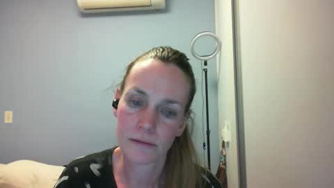 Anny online show from October 27, 12:06 am