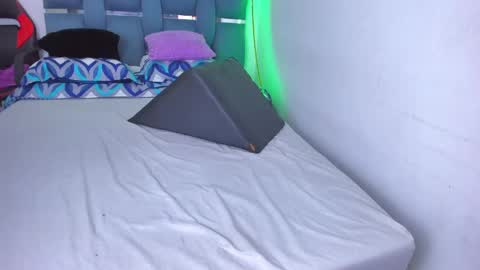 crazybaby_squirt online show from May 25, 3:49 am