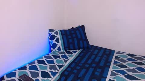 Mely online show from November 15, 6:14 am