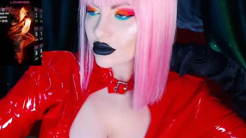 Snapshot of crazypinkyball chatting on January 18, 2:55 pm Roxy online show from January 18, 2:55 pm