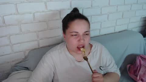 Crazyy Girl  online show from May 24, 5:34 pm