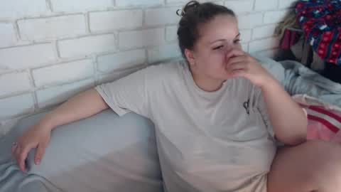 Crazyy Girl  online show from May 9, 5:48 pm