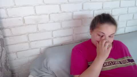 Crazyy Girl  online show from May 17, 4:28 pm