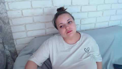 Crazyy Girl  online show from March 14, 9:32 am