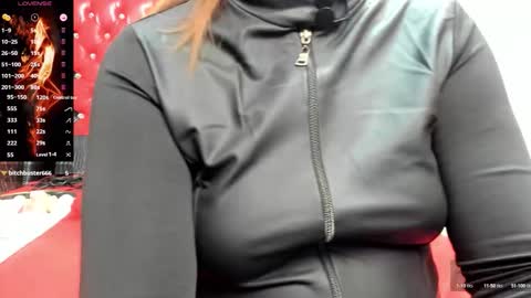 Snapshot of crazzy_pussy chatting on October 7, 2:10 pm Ana  online show from October 7, 2:10 pm