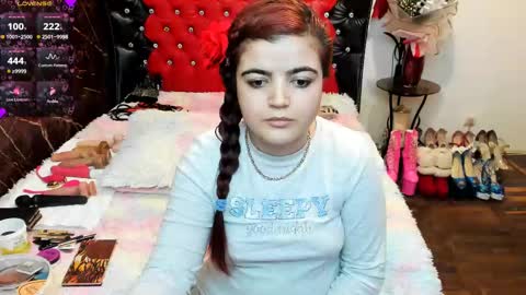 Snapshot of crazzy_pussy chatting on February 15, 7:06 pm Ana  online show from February 15, 7:06 pm