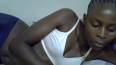 creamy_pussie online show from May 5, 10:40 am
