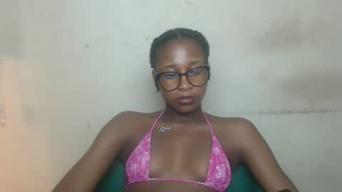 creamyxmuffin online show from September 28, 11:59 am