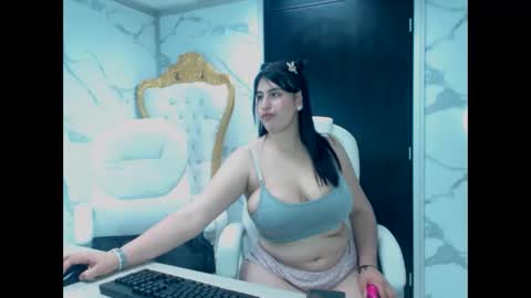 Criistaal   online show from February 19, 4:01 am