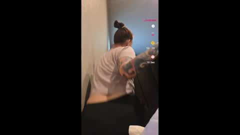 crimsongingerale online show from April 13, 7:25 pm