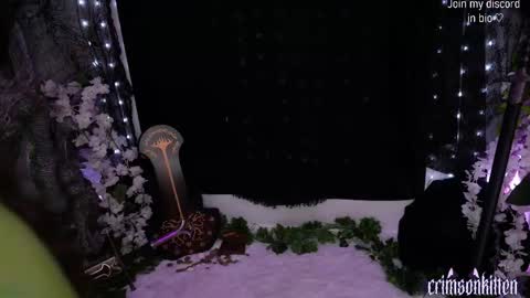 Snapshot of crimsonkitten chatting on October 19, 4:58 am Crimson Kitten online show from October 19, 4:58 am