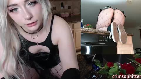 Snapshot of crimsonkitten chatting on February 10, 4:19 am Crimson Kitten online show from February 10, 4:19 am