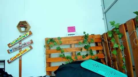cris_dulce online show from May 15, 7:05 pm