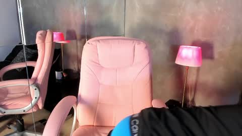 cris sasha online show from April 6, 11:44 am