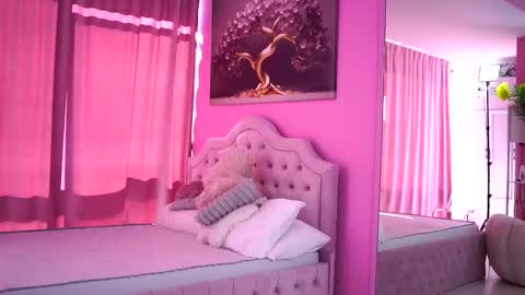 Crissy online show from March 8, 11:14 am