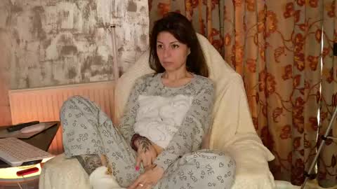 crissy_love online show from May 6, 5:11 am