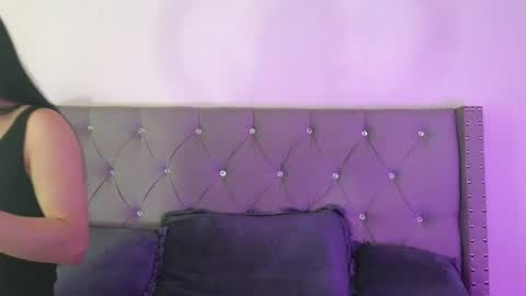  Alejandra from Wednesday to Saturday from 1000 pm to 400 am Colombian hour online show from May 9, 12:07 pm