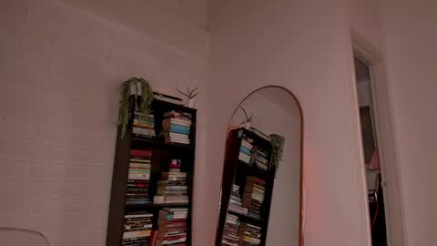 Cristal  online show from April 7, 11:40 pm