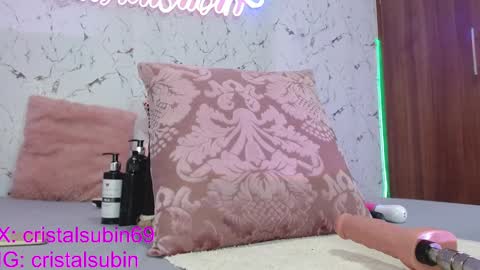 Snapshot of cristal_subin69 chatting on January 11, 12:18 pm STEFANYIG cristalsubin online show from January 11, 12:18 pm
