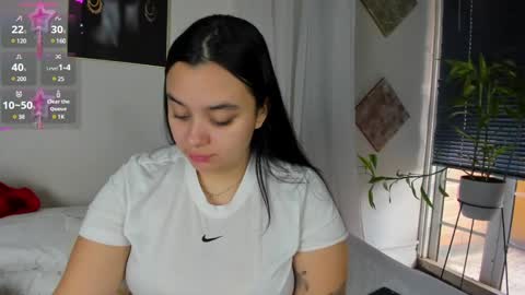 Cristal Cute  online show from December 4, 12:14 pm