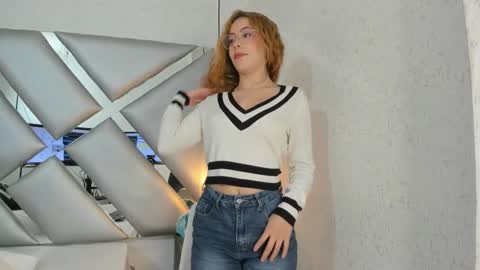 cristalevans_vc online show from October 1, 7:46 am