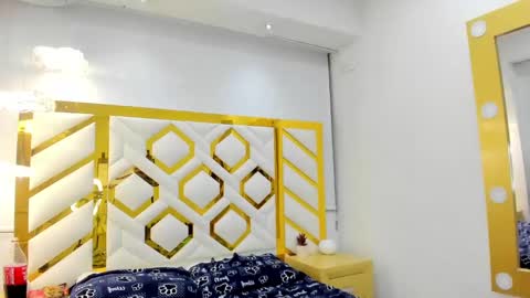  Independent Model online show from January 15, 3:43 am