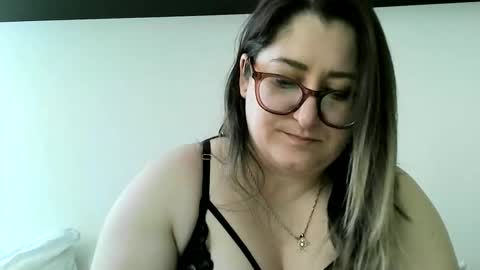 cristina20021991 online show from April 5, 11:31 am