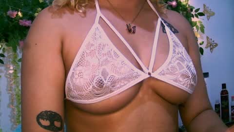 crysrus online show from January 6, 1:53 am