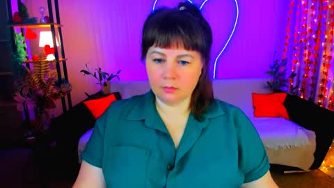 Anna online show from March 31, 8:20 pm