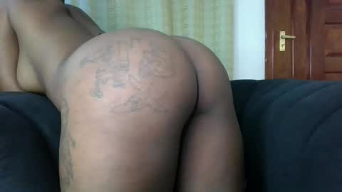 crystal_viv_1 online show from February 3, 7:18 am