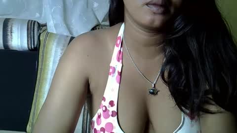 crystalbellax online show from May 8, 7:11 am