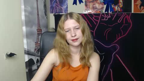 Stella online show from May 17, 6:51 pm