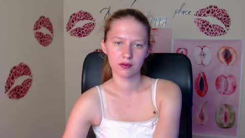 Stella online show from May 27, 6:49 pm