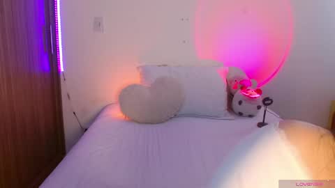 Olivia  online show from May 20, 2:47 pm