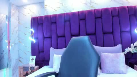 Crystal online show from February 19, 9:02 pm