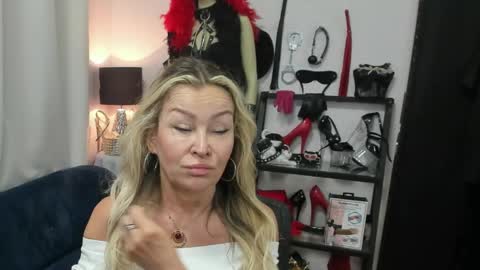 CrystalHotty online show from May 14, 5:46 am