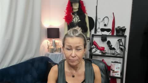 CrystalHotty online show from September 29, 6:07 am