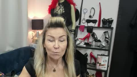 CrystalHotty online show from March 23, 5:13 am