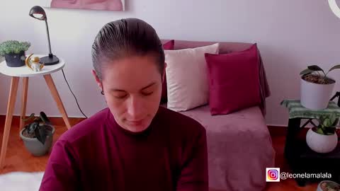 Snapshot of cuddlingbunnny chatting on March 4, 5:24 pm Leonela online show from March 4, 5:24 pm