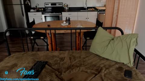 Quinn online show from October 16, 5:48 pm