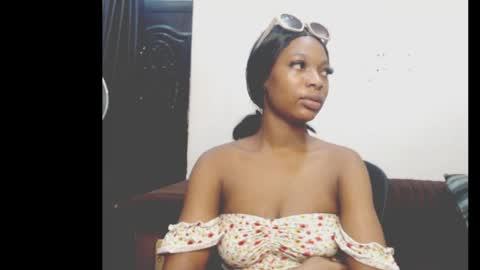 cumebony_petit online show from April 28, 6:28 am