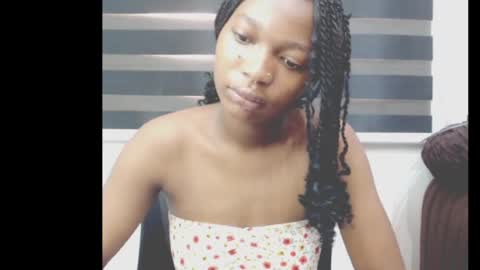 cumebony_petit online show from May 14, 7:25 am