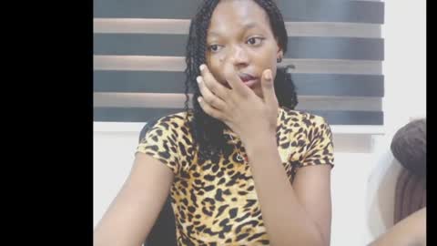 cumebony_petit online show from May 16, 2:16 pm