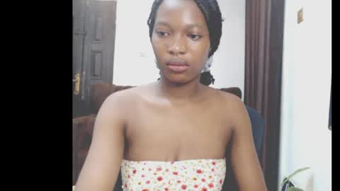 cumebony_petit online show from May 22, 7:50 am