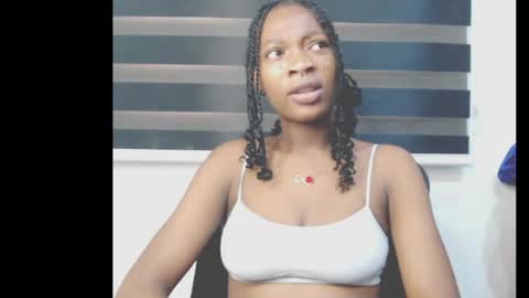 cumebony_petit online show from May 15, 7:33 am