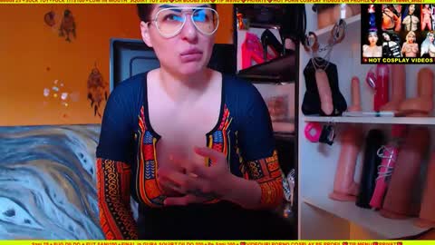 cuminmenowbby online show from December 23, 10:21 am